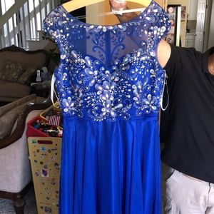 Homecoming / prom dress